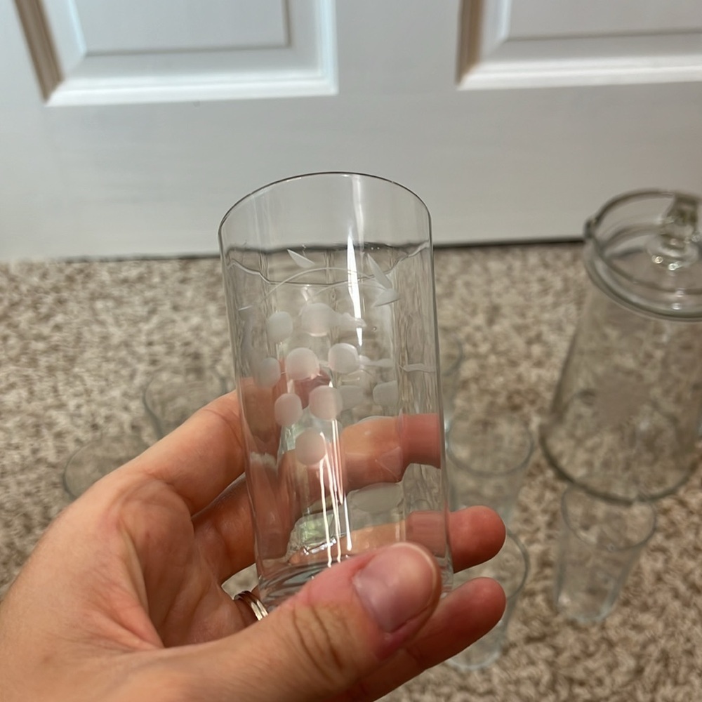 Vintage Grape Etched Carafe Pitcher w/ 11 Matching Glasses - Picture 13 of 14